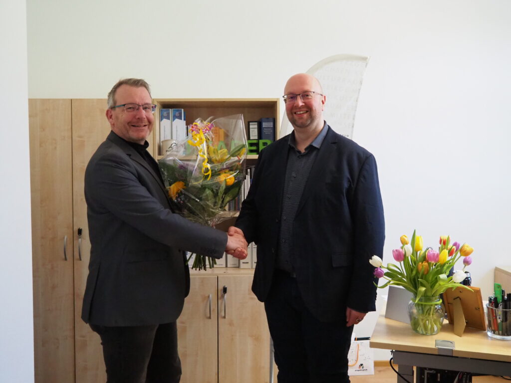 li. Landrat Sven Krüger; re. Kultursekretär Christian Scheller